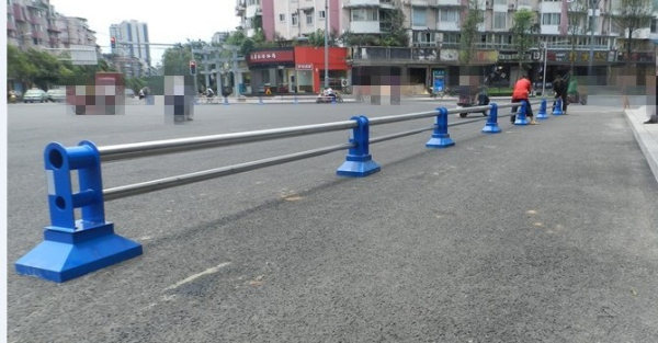 道路交通隔離護欄