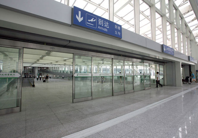 北京首都機場T3航站樓自動平開門工程案例 - 中出網(wǎng)-智能出入口門戶
