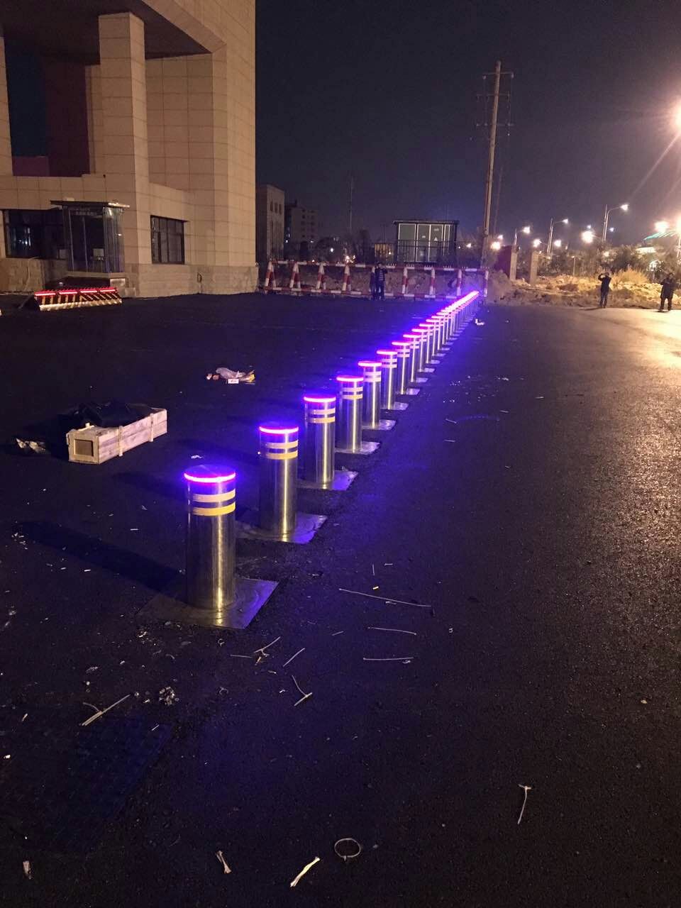 福建武警學(xué)院升降柱案例 - 中出網(wǎng)-智能出入口門(mén)戶(hù)