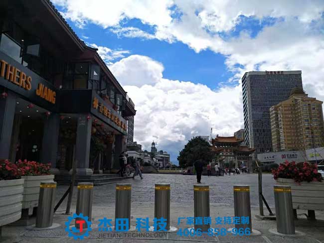 昆明金馬碧雞坊景區(qū)升降柱案例 - 中出網(wǎng)-智能出入口門戶