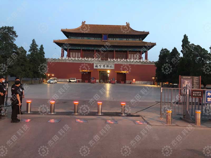 北京故宮博物館升降柱項(xiàng)目 - 中出網(wǎng)-智能出入口門戶