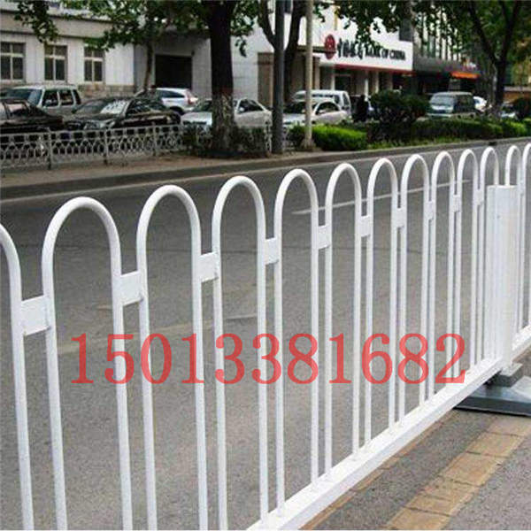 江門機動車道隔離護(hù)欄 中山路邊安全防護(hù)欄桿