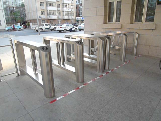 天津市政府通道閘案例 - 中出網-智能出入口與停車充電門戶