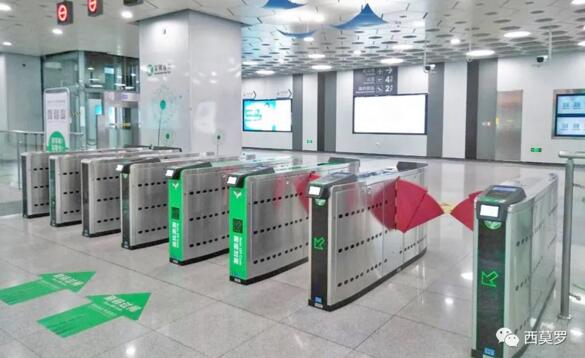 深圳地鐵二維碼閘機