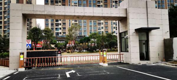 泉州惠安閩南建工大廈正式啟用藍卡AI云無人化停車場管理系統(tǒng)