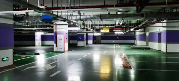 安裝藍卡AI高清視頻車位引導系統(tǒng)