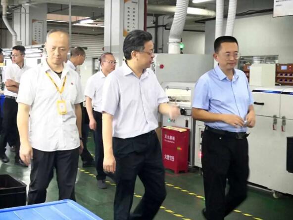 廈門市委常委、海滄區(qū)委書記林文生一行蒞臨狄耐克參觀指導(dǎo)！