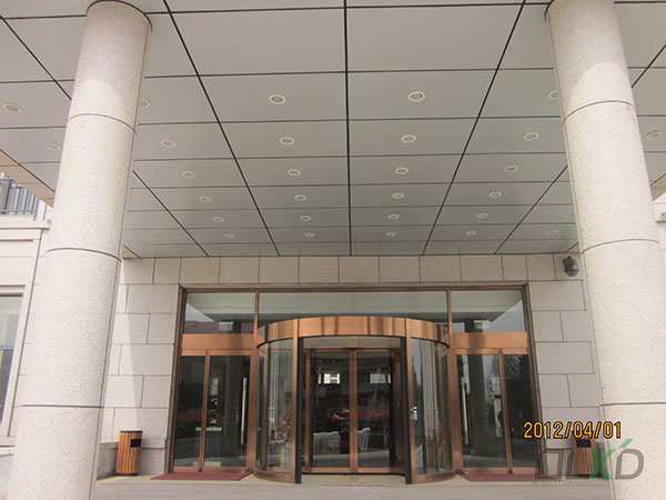 中國銀行北戴河培訓中心旋轉門工程案例 - 中出網-智能出入口與停車充電門戶