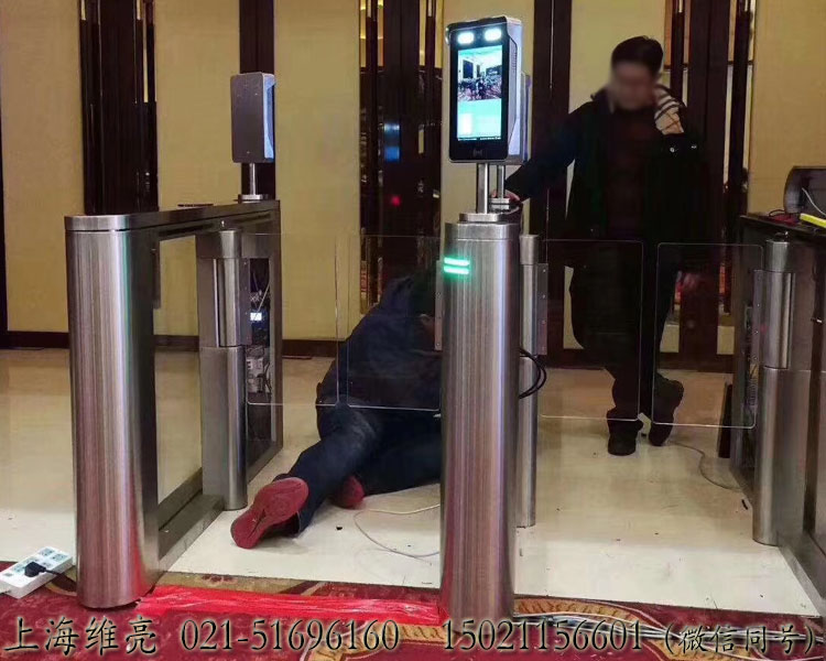 人臉識別閘機，人臉識別速通門，人臉測溫閘機