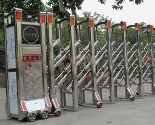石家莊出安智能伸縮門(mén)讓石家莊文化傳媒學(xué)校顯得更有個(gè)性