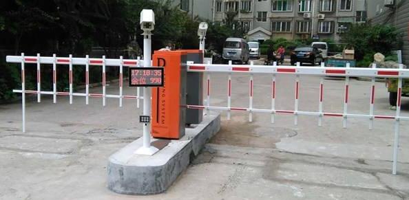 石家莊出安智能道閘讓石家莊二中實驗學(xué)校顯得更有個性