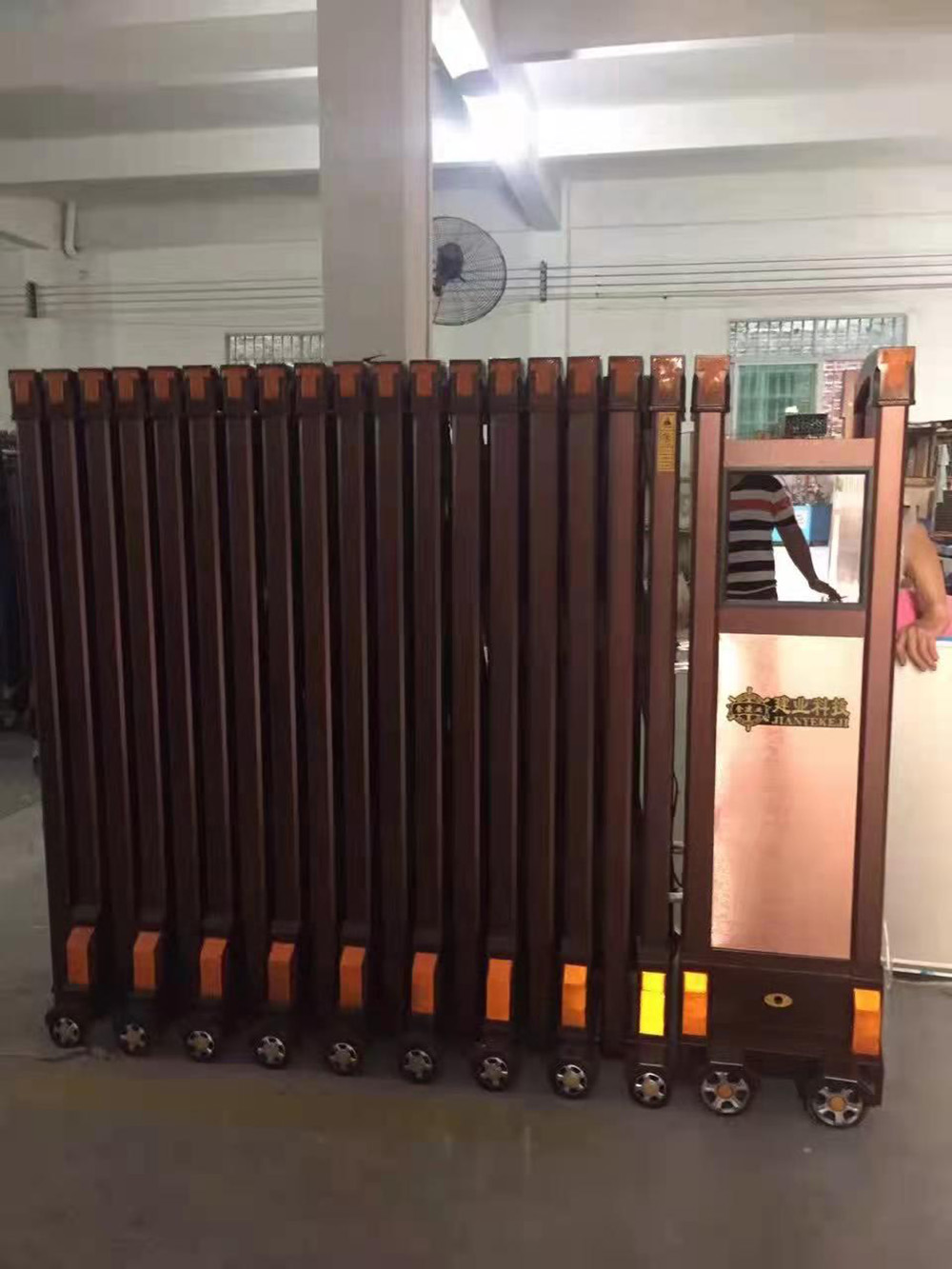 步步高系列案例 - 中出網-智能出入口與停車充電門戶