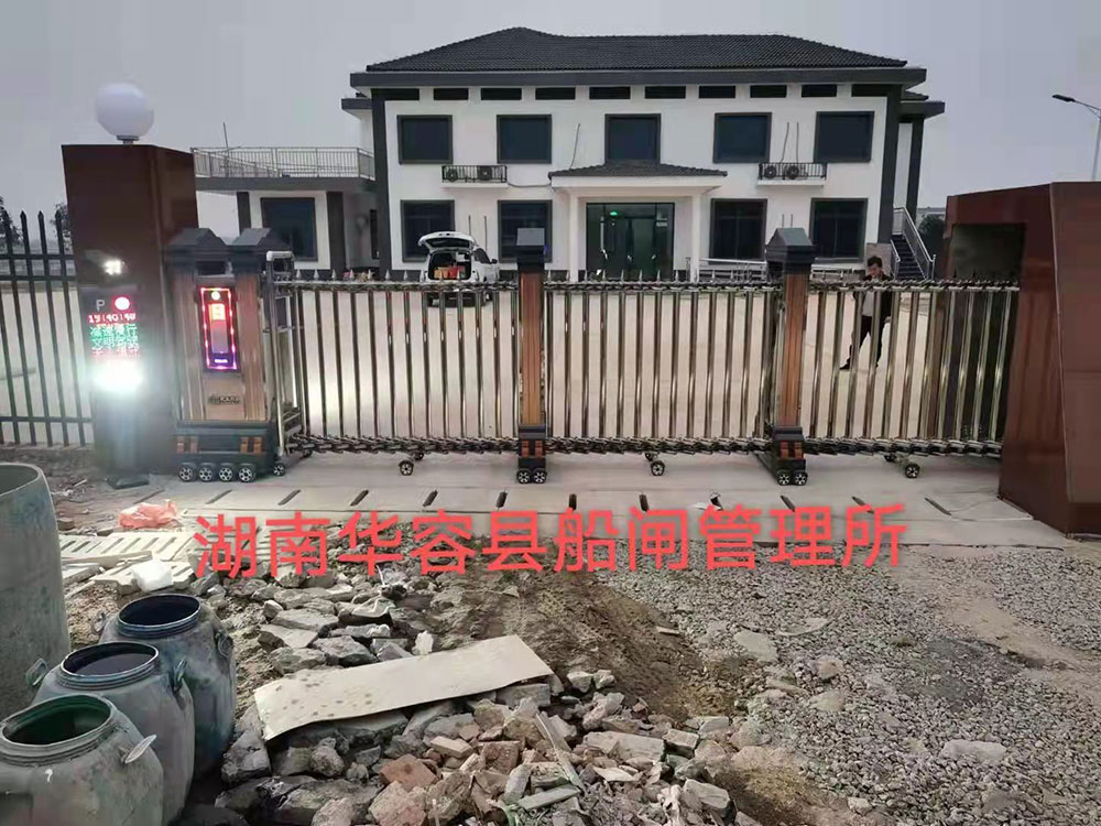金碧輝煌工程案例 - 中出網(wǎng)-智能出入口門戶