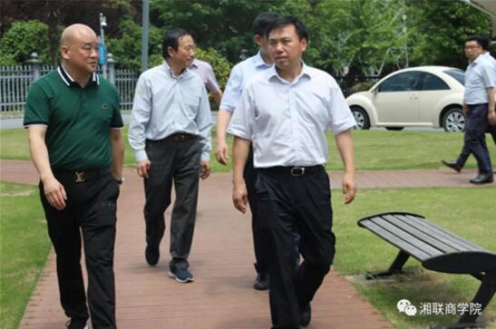 熱烈歡迎南京市棲霞區(qū)委邢正軍書記一行蒞臨指導(dǎo)