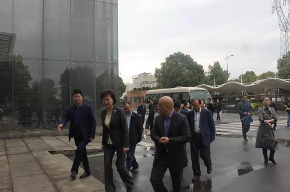 湖南省委常委、省委統(tǒng)戰(zhàn)部部長黃蘭香一行再次蒞臨湘聯(lián)考察指導(dǎo)