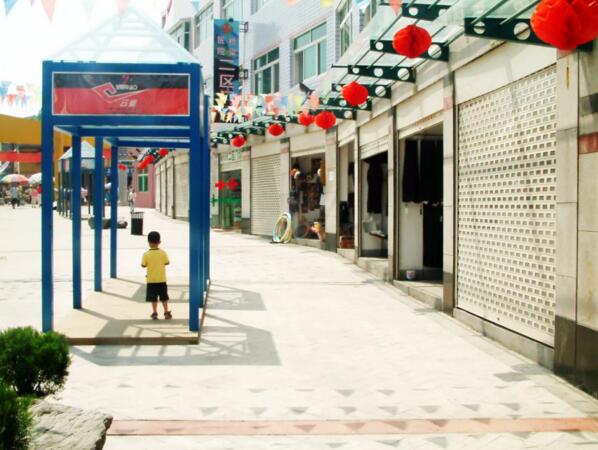 湘聯(lián)商業(yè)卷簾門——株洲步行街商鋪卷簾門應(yīng)用