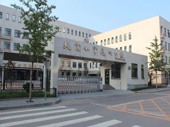 北京小學(xué)對(duì)北京出安智能電動(dòng)伸縮門(mén)給予好評(píng)