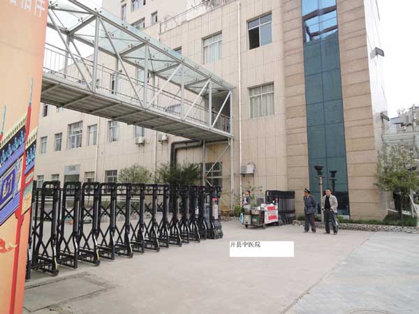重慶出安智能伸縮門進駐重慶開縣中醫(yī)院