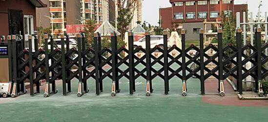寧波出安智能伸縮門順利進(jìn)駐寧波市鎮(zhèn)海蛟川雙語(yǔ)小學(xué)