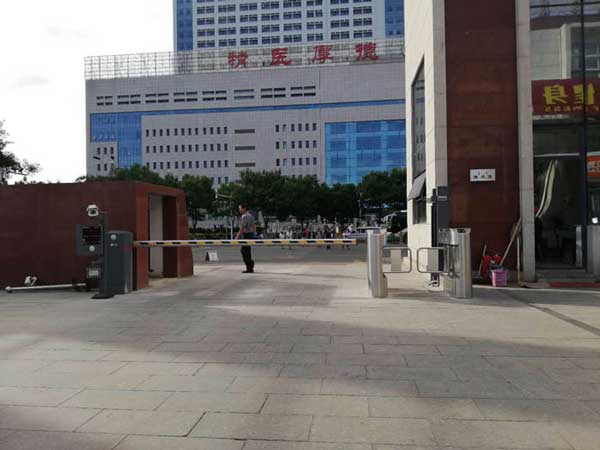 內(nèi)蒙古自治區(qū)體育局道閘案例 - 中出網(wǎng)-智能出入口門戶