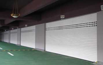 采光鋁合金電動(dòng)車(chē)庫(kù)門(mén)