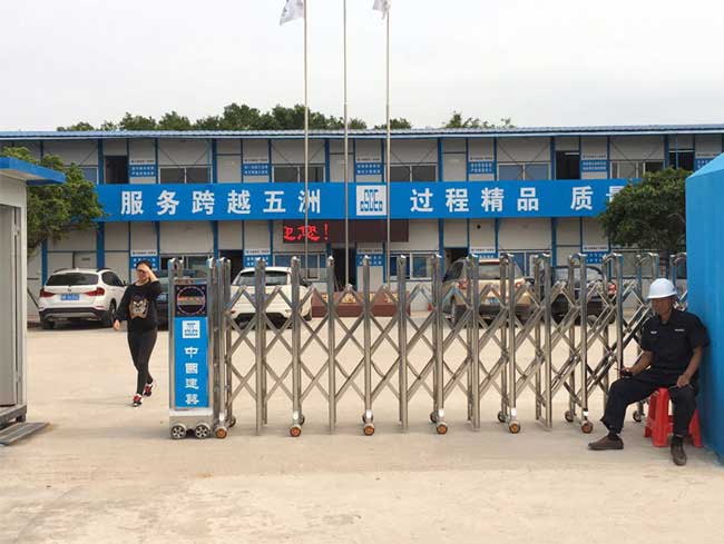中建一局伸縮門案例 - 中出網(wǎng)-智能出入口門戶