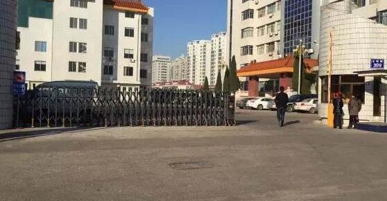 金華金龍工具有限公司項(xiàng)目金華出安智能再度合作引進(jìn)電動(dòng)伸縮門(mén)