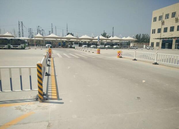 熱烈祝賀菏澤出安智能道路護欄進駐菏澤東明縣運輸公司客運站