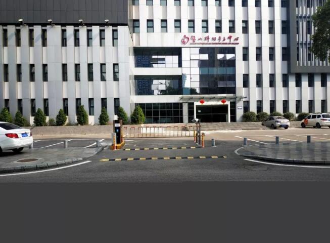 開啟“潮汐模式”入口、出口靈活變身