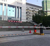 郴州市林業(yè)局車(chē)牌識(shí)別系統(tǒng)、伸縮門(mén)、道閘、崗?fù)すこ贪惭b