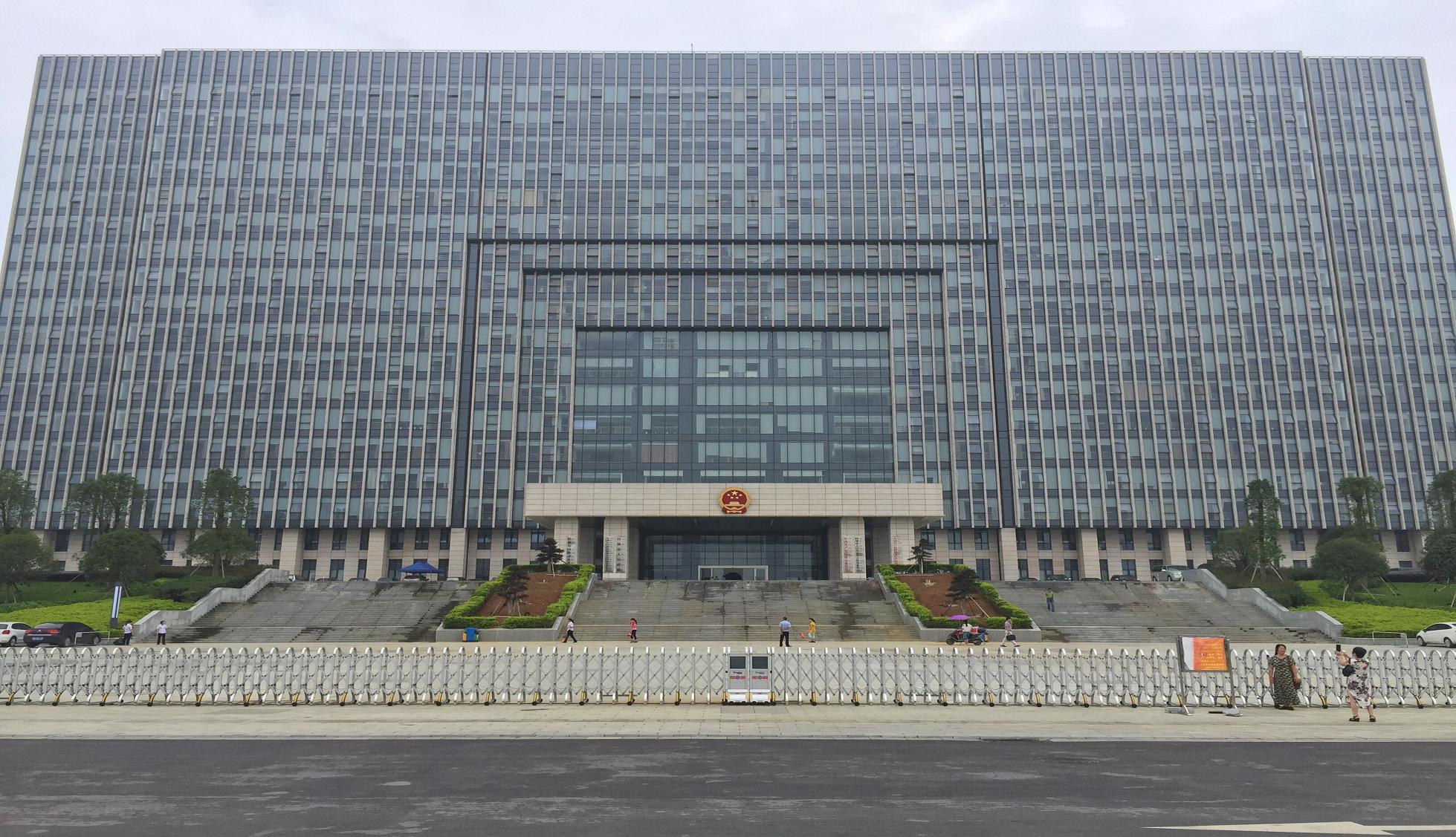 熱烈祝賀桂林出安智能電動(dòng)伸縮門進(jìn)駐桂林市政府正大門
