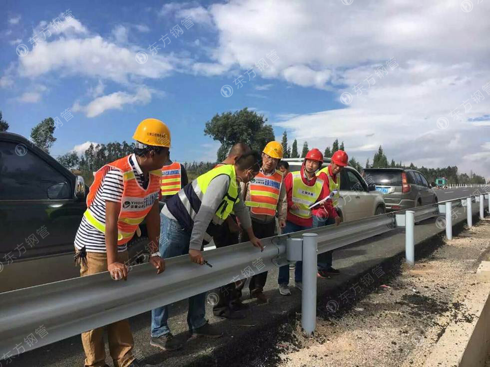 曲靖出安智能道路護(hù)欄進(jìn)駐曲靖曲陸高速改擴(kuò)建工程