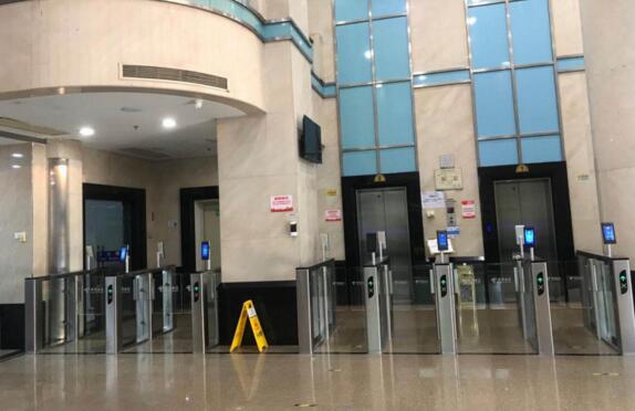 中國(guó)電信再選道爾人臉識(shí)別一體機(jī)