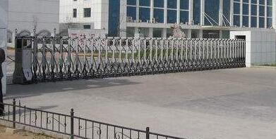 張家口伸縮門