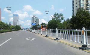 道路護(hù)欄 - 道路護(hù)欄標(biāo)準(zhǔn)型