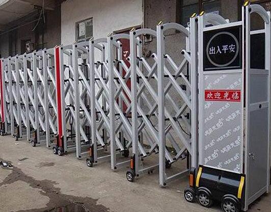 秦皇島市傲森爾裝具服裝有限公司信賴(lài)秦皇島出安智能電動(dòng)伸縮門(mén)