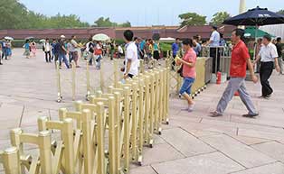 北京天安門廣場(chǎng)伸縮門工程案例 - 中出網(wǎng)-智能出入口門戶