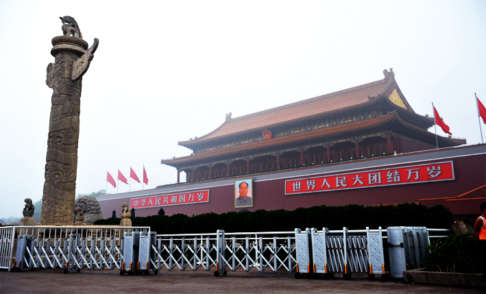 天安門廣場伸縮門工程案例 - 中出網(wǎng)-智能出入口門戶
