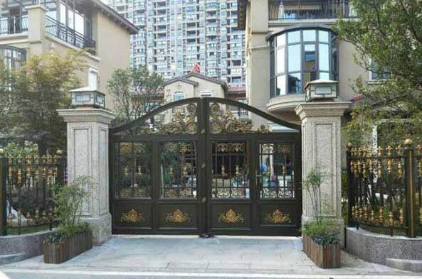 舟山出安智能別墅鋁藝大門點(diǎn)綴舟山榮安國(guó)賓府