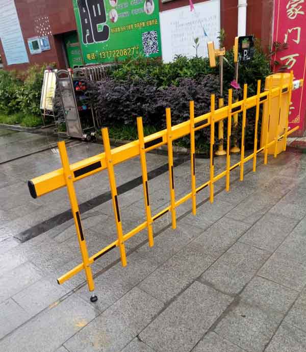 漢中智慧城柵欄道閘案例 - 中出網(wǎng)-智能出入口門(mén)戶(hù)
