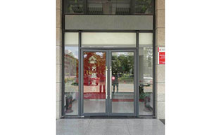 齊魯證券肯德基門工程案例 - 中出網(wǎng)-智能出入口門戶