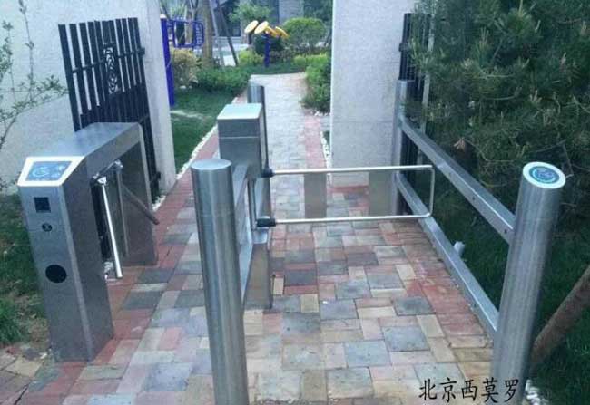 北京萬(wàn)科青島小鎮(zhèn)上新智能三輥閘機(jī)案例 - 中出網(wǎng)-智能出入口門(mén)戶