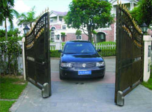 閩都大莊園香榭路開(kāi)門(mén)機(jī)案例 - 中出網(wǎng)-智能出入口與停車(chē)充電門(mén)戶(hù)