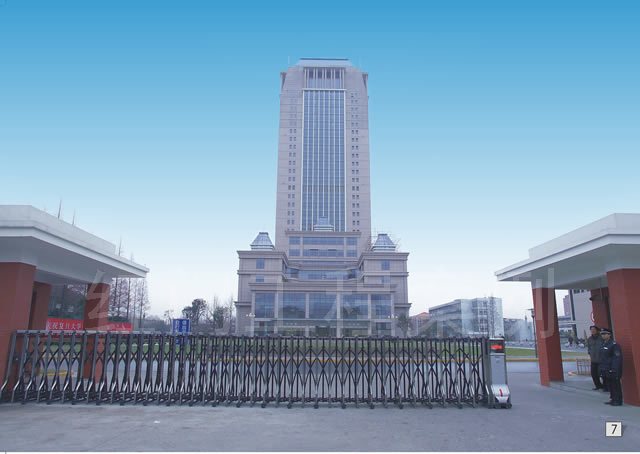 上海復(fù)旦大學(xué)總部伸縮門工程案例 - 中出網(wǎng)-智能出入口門戶