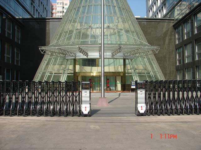 中華人民共和國發(fā)展與改革委伸縮門工程案例 - 中出網(wǎng)-智能出入口門戶