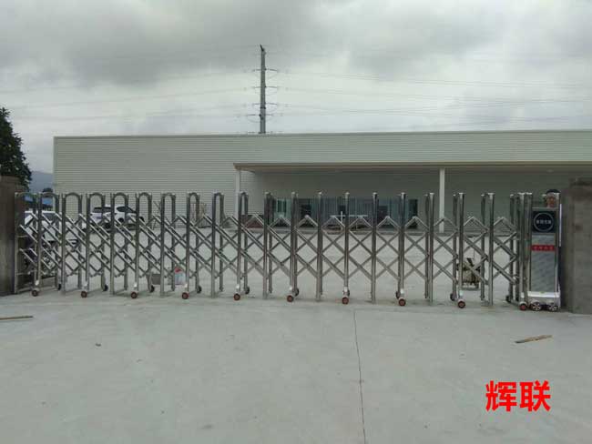 輝聯伸縮門案例 - 中出網-智能出入口與停車充電門戶