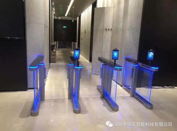 杜絕使用健康碼截圖，試圖通過人工通行的：健康碼核驗+體溫檢測