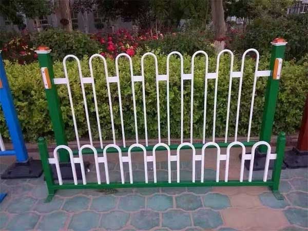 M型鋅鋼鐵藝護(hù)欄