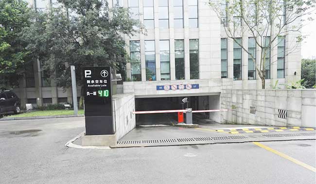 安徽省蕪湖市政府車牌識別系統(tǒng)案例 - 中出網(wǎng)-智能出入口門戶