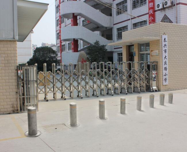 泰興小學(xué)升降柱案例 - 中出網(wǎng)-智能出入口門戶